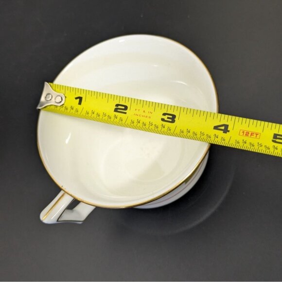 Wedgwood Williamsburg Bianca Bone China Tea Cup R4499 Floral Pattern Gold Trim - Picture 2 of 13